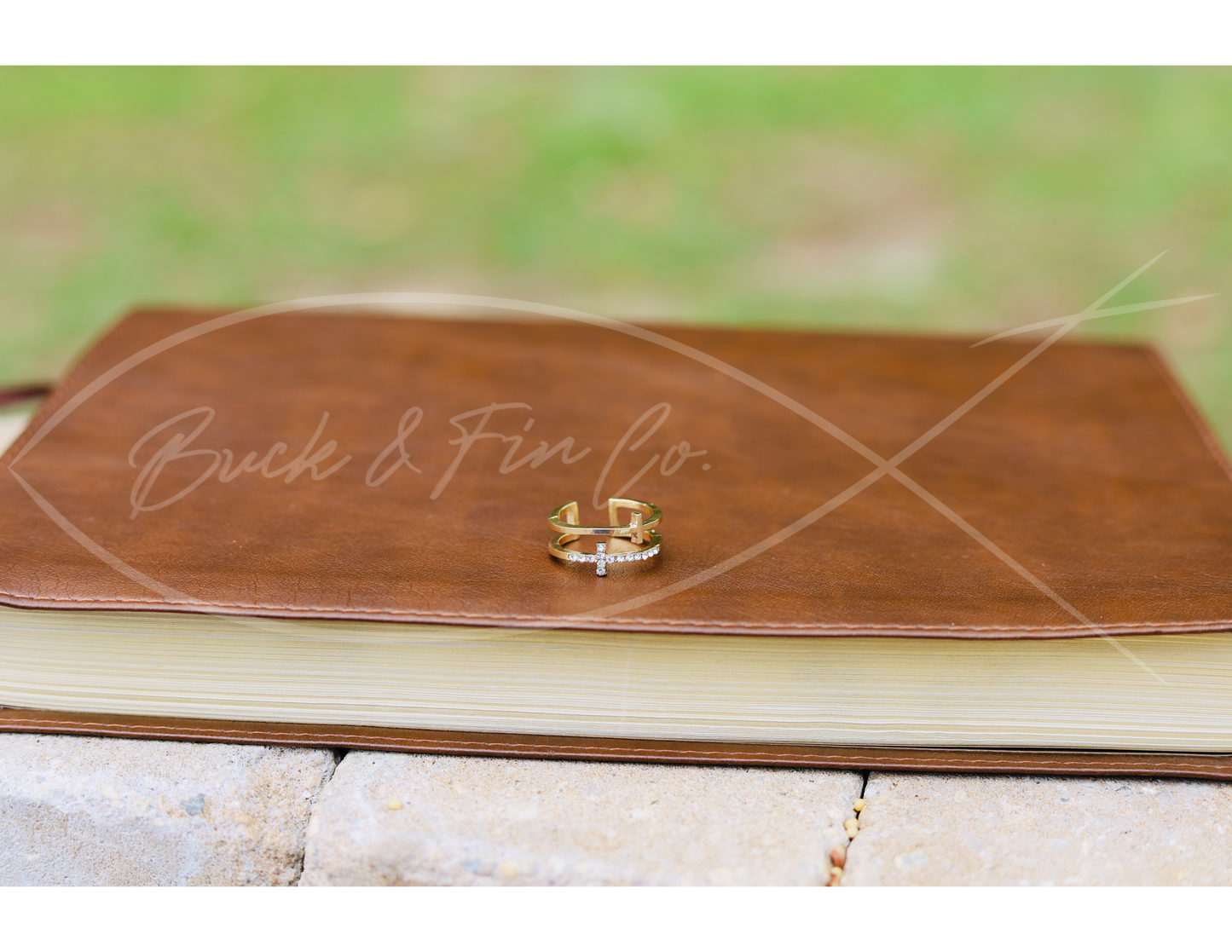 Double cross ring
